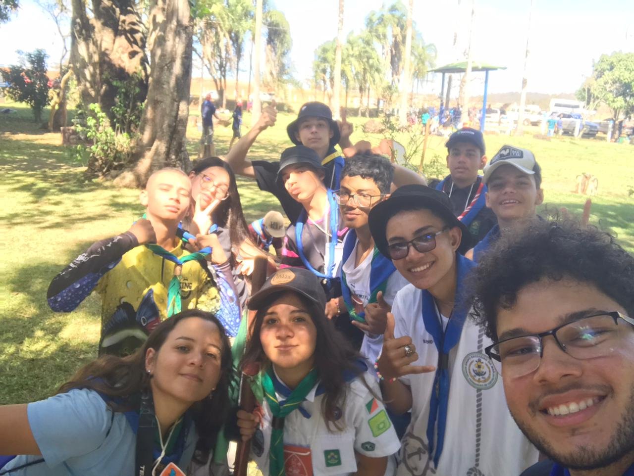 Faça a Diferença Hoje: Apoie o Grupo Escoteiro